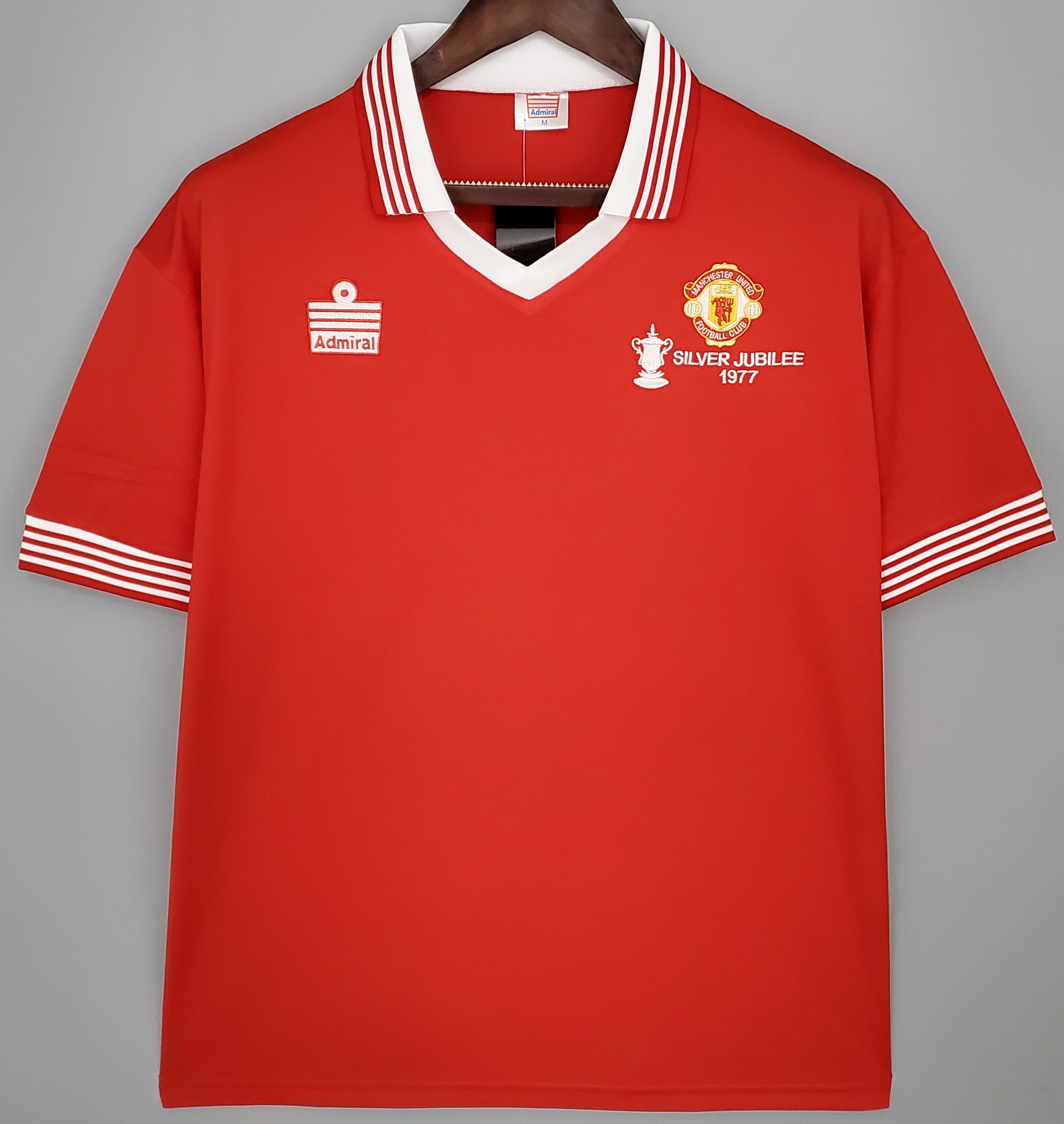 Manchester United retro soccer jersey 1977 - S, Home