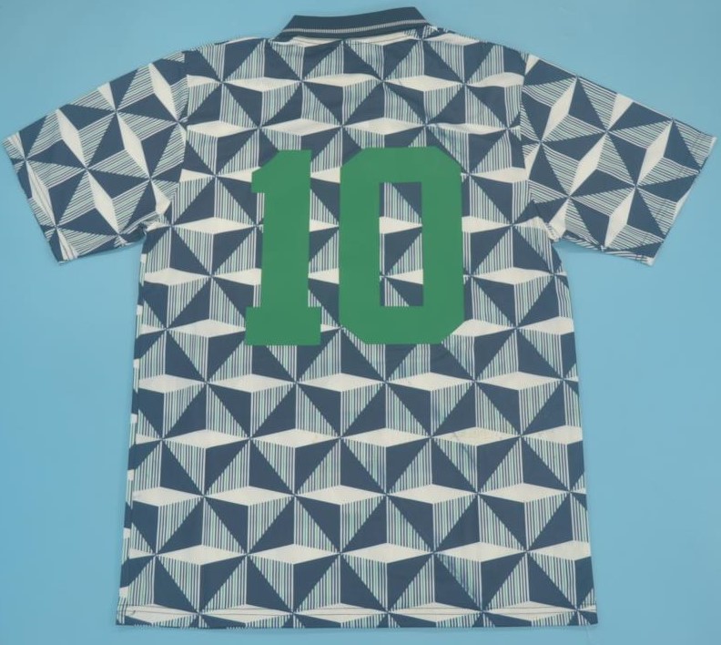 Northern Ireland retro soccer jersey 1992 - S, Number 10