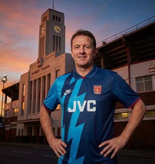 Arsenal Retro Soccer Jersey 1995–1996 – Iconic Away Shirt