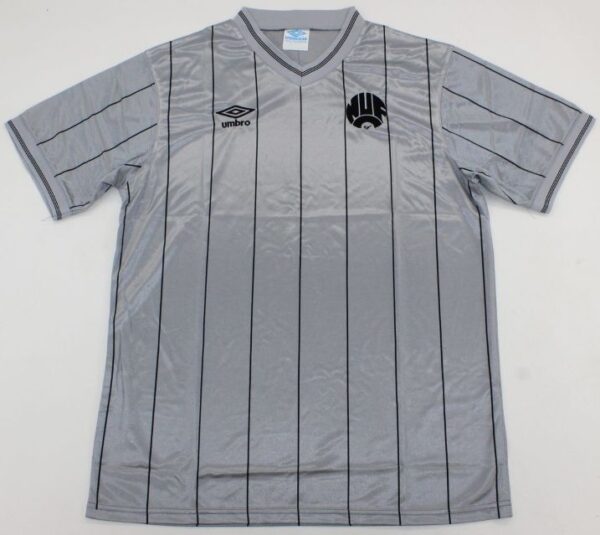 e5e32575 Newcastle Utd Retro Football Jersey 1985